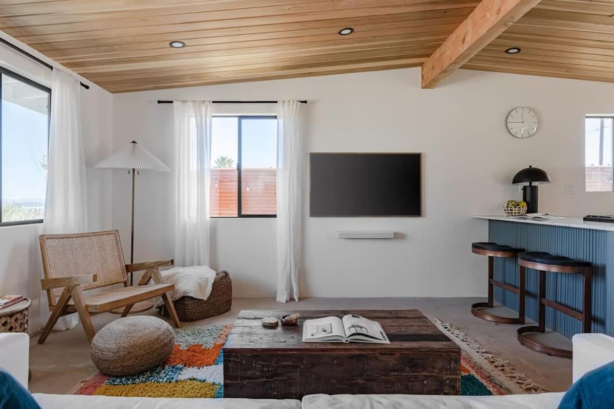 Joshua Tree - Le Tout Petit W Hot Tub Exterior photo